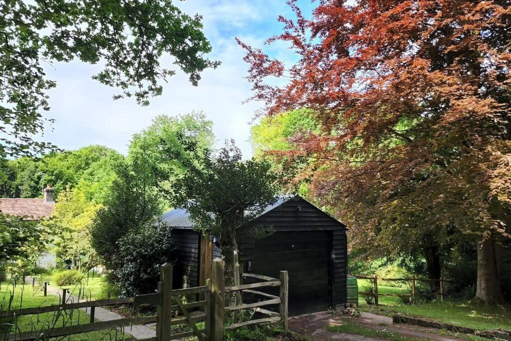 Ashdown Forest Character Cottage, 18Th Century Crowborough Buitenkant foto
